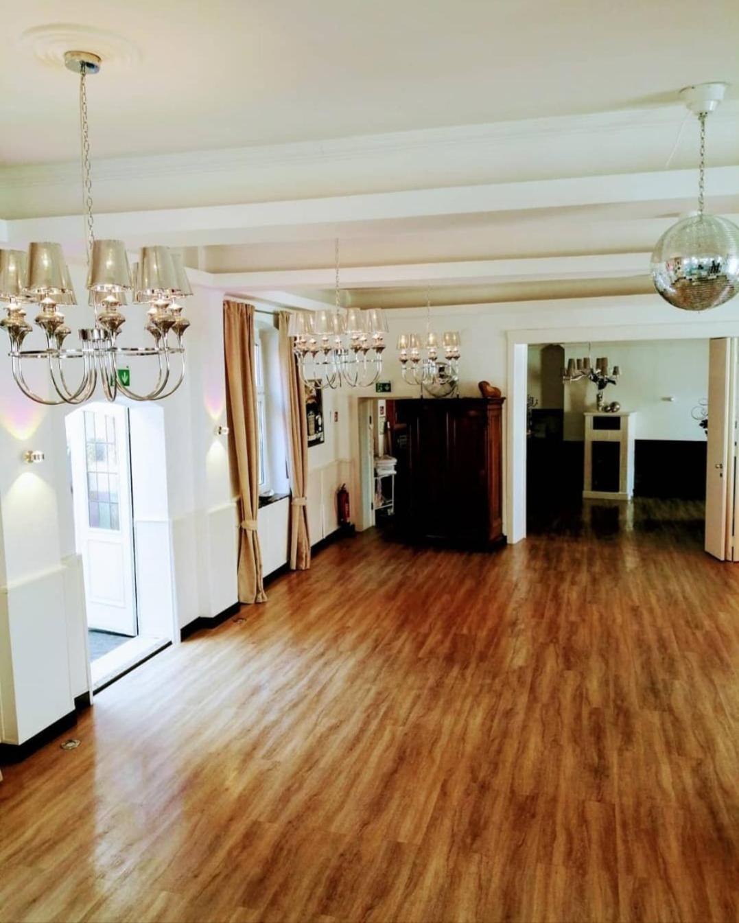 Zur Sonne "Gasthaus-Bar-Events" Poppenhausen Ngoại thất bức ảnh