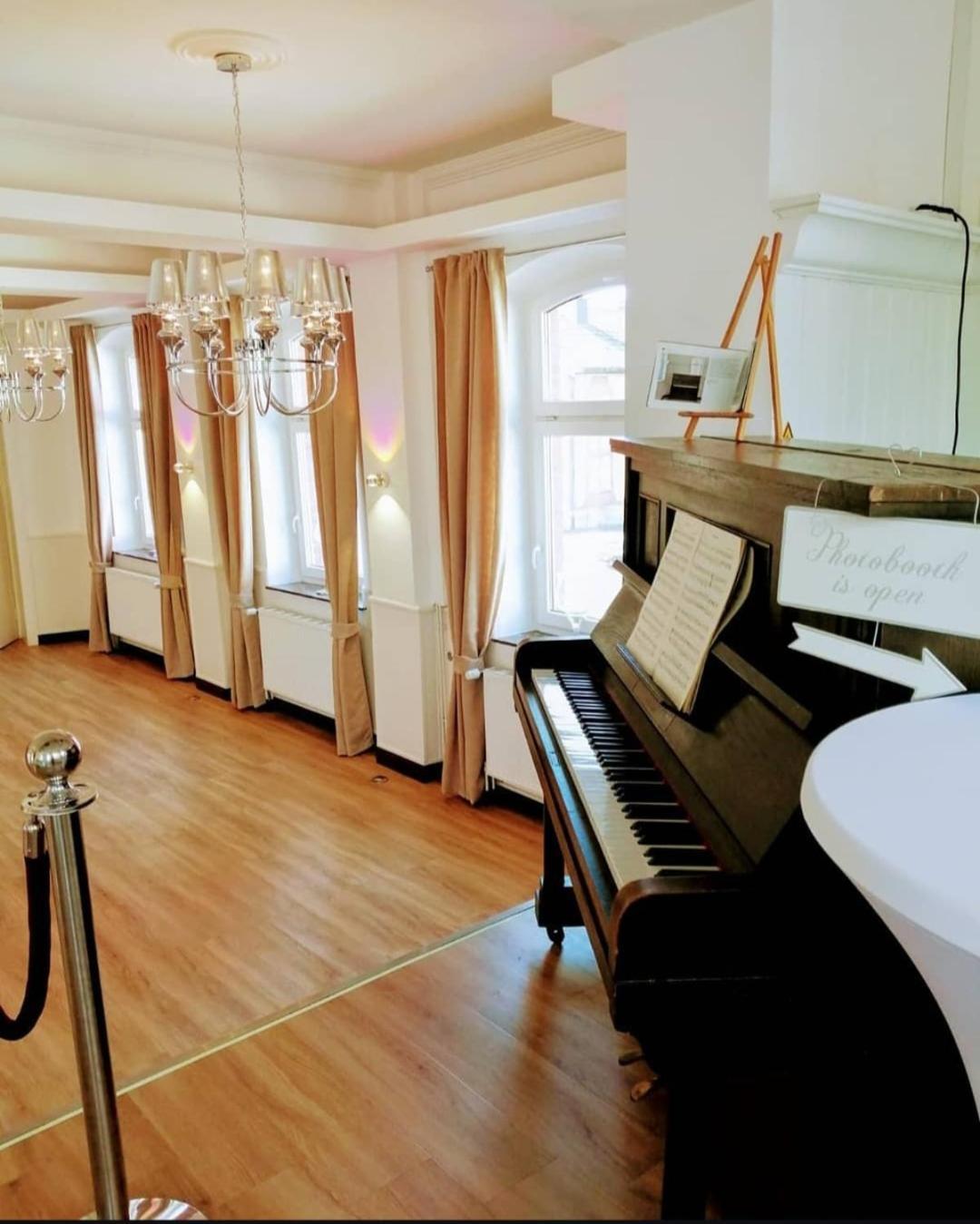 Zur Sonne "Gasthaus-Bar-Events" Poppenhausen Ngoại thất bức ảnh